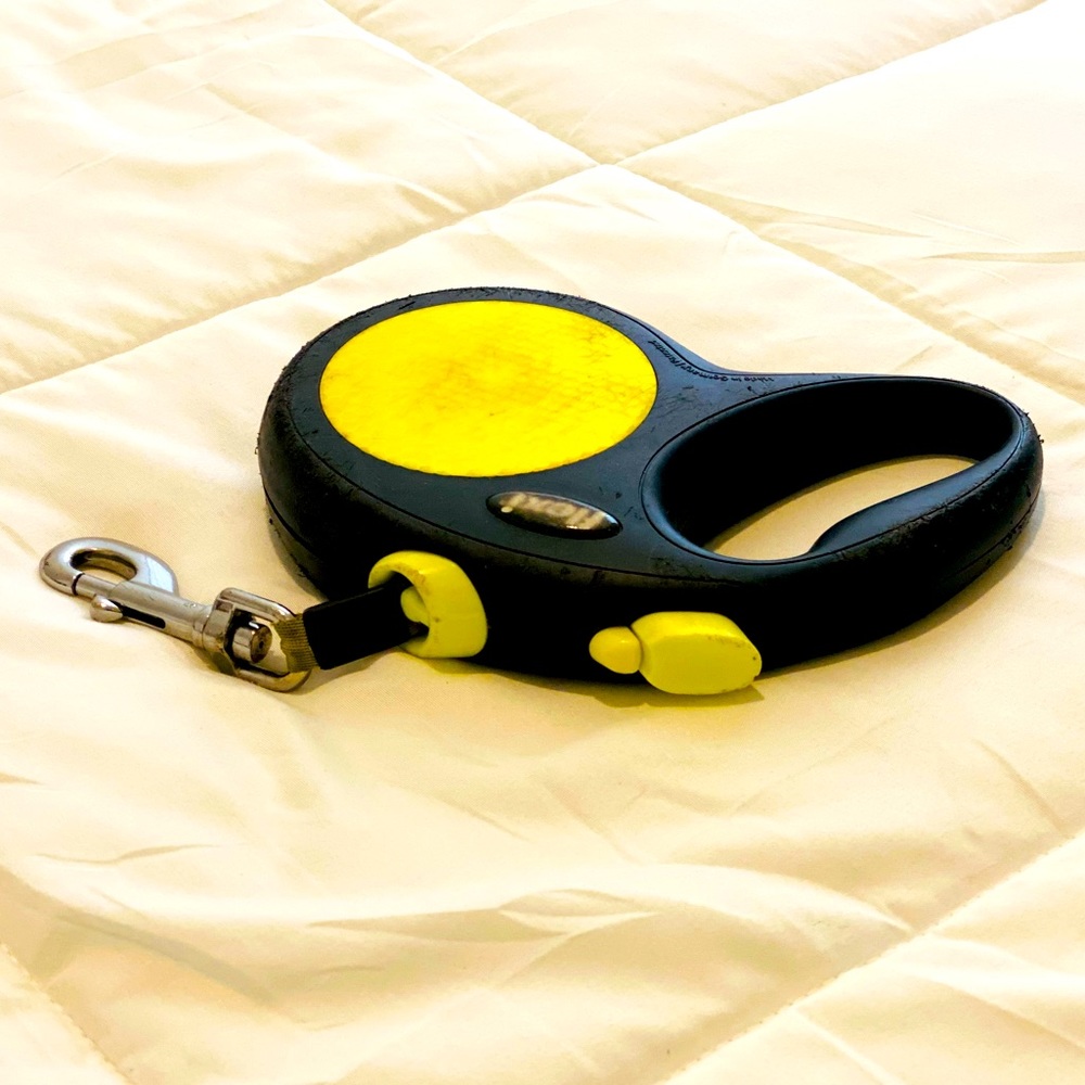 Used Flexi Neon Retractable 16ft Dog Leash Tape